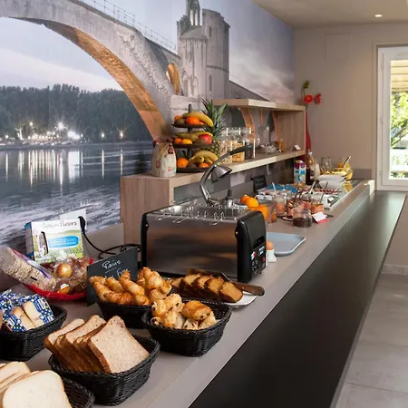 Otel Brit Sud Le Calendal 3*